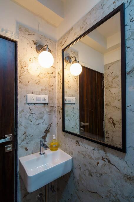 Luna 1bhk Bandra W By The Company Apartament